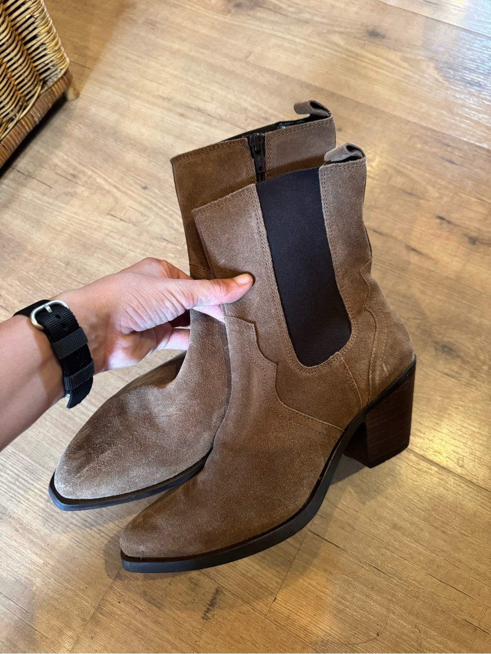 NWT Frye boots